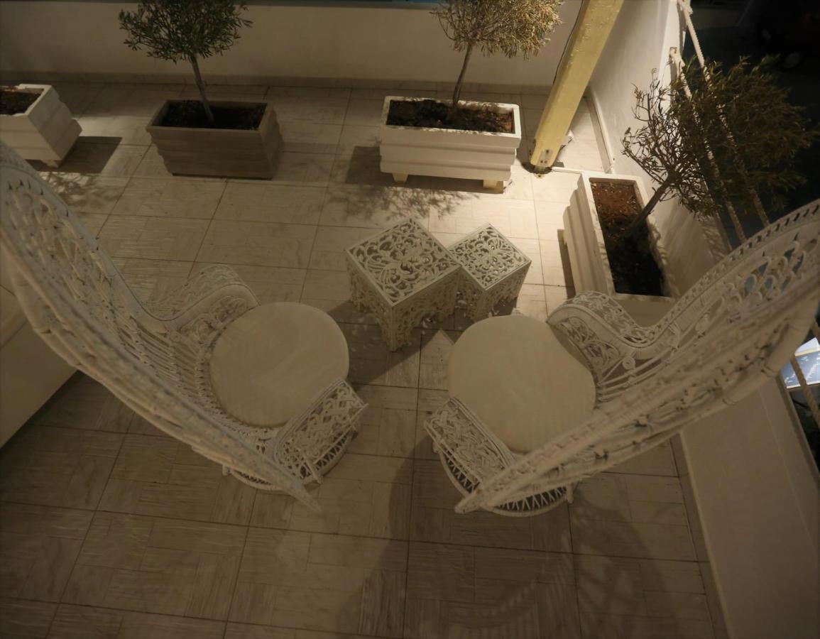 אדאמאס The White Suites מראה חיצוני תמונה
